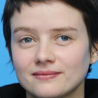 Pauline Etienne Nude