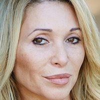 Elizabeth Daily Nude