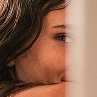 Larissa Robertson Nude