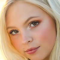 Trenni Kusnierek Nude