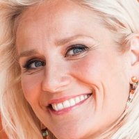 Laura Malmivaara Nude