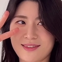 Min.E Nude