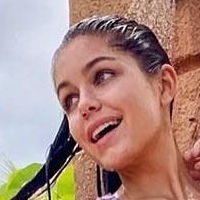 Hannah-Ann Sluss Nude