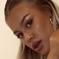 Nastupi Poznatih Nude