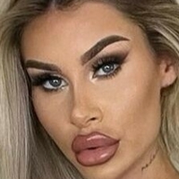 Princess Léonie Alwine Nude