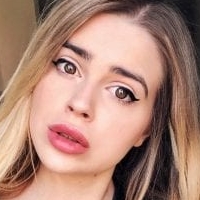 Ginevra Lambruschi Nude