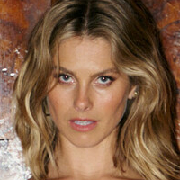 Natalie Jayne Roser Nude