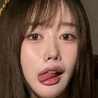 y_ennni Nude