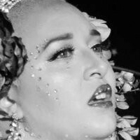 Chanteuse Nude